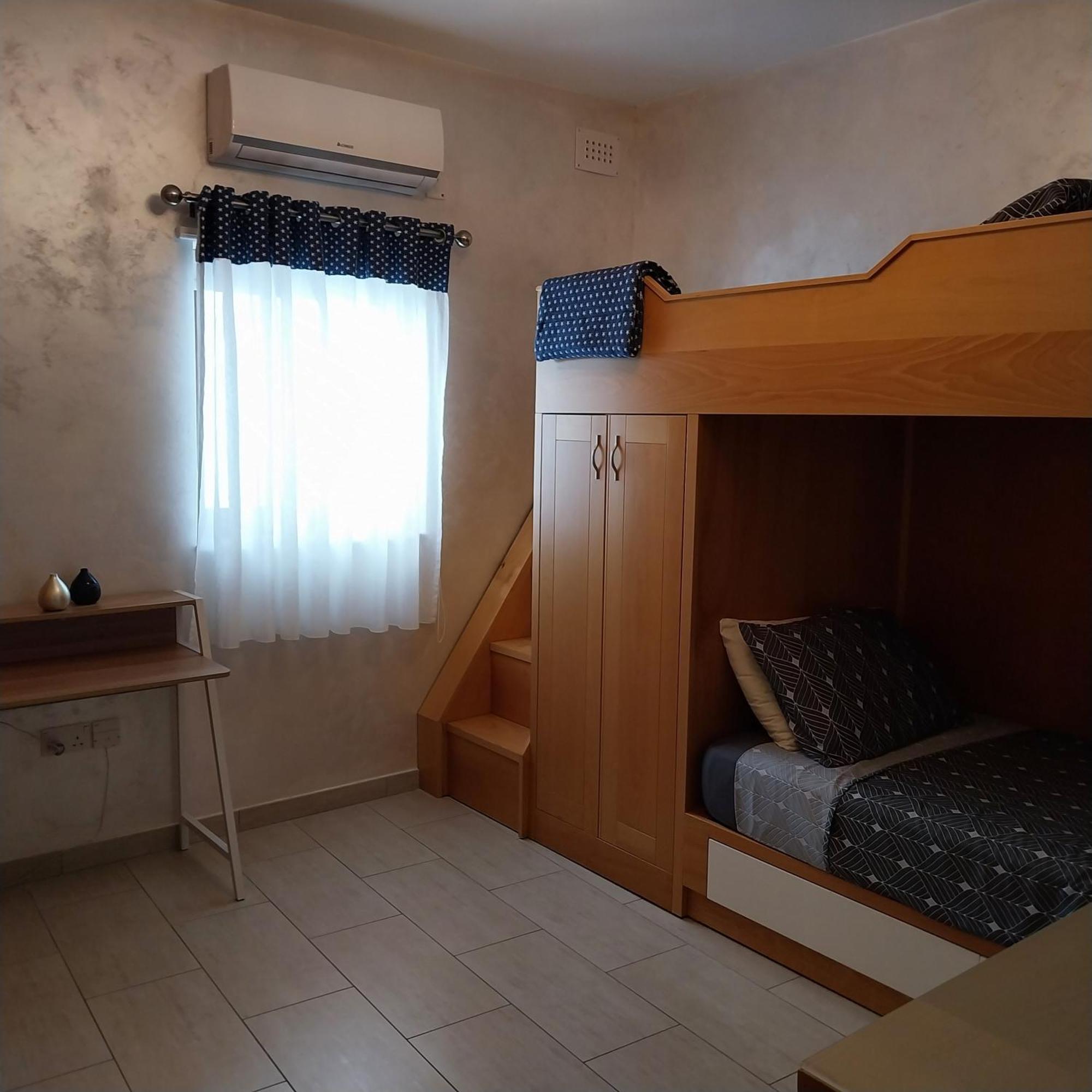 Luxury 9 Person A Walk To Paceville's Nightlife Apartment *