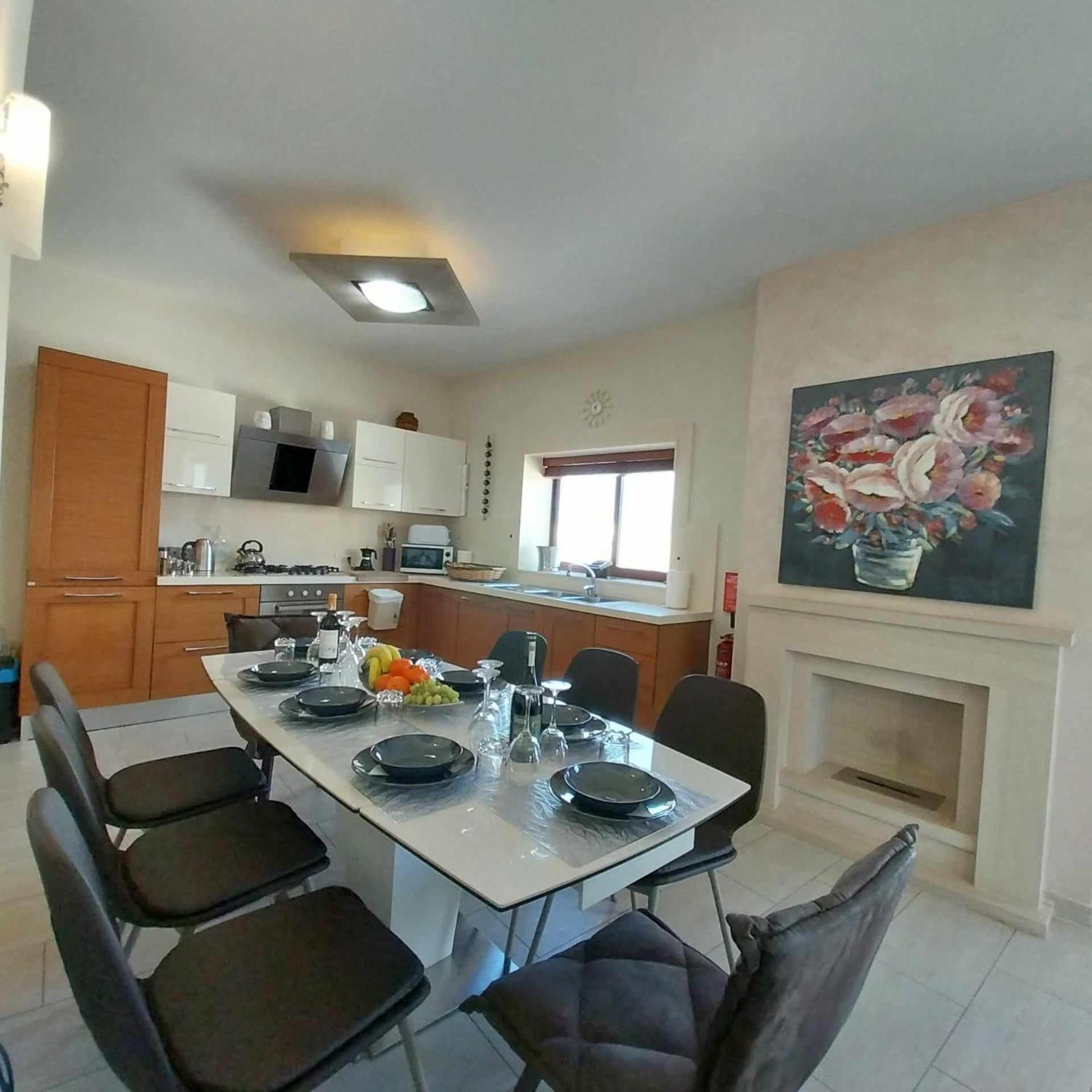 Apartment Luxury 9 Person A Walk To Paceville's Nightlife