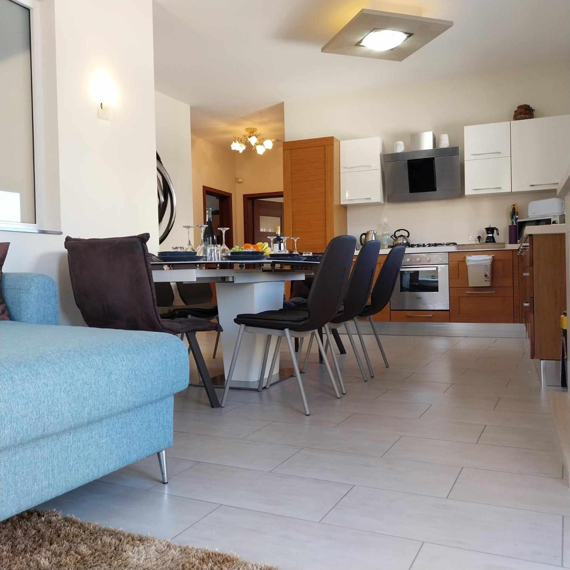 Luxury 9 Person A Walk To Paceville's Nightlife Apartment *